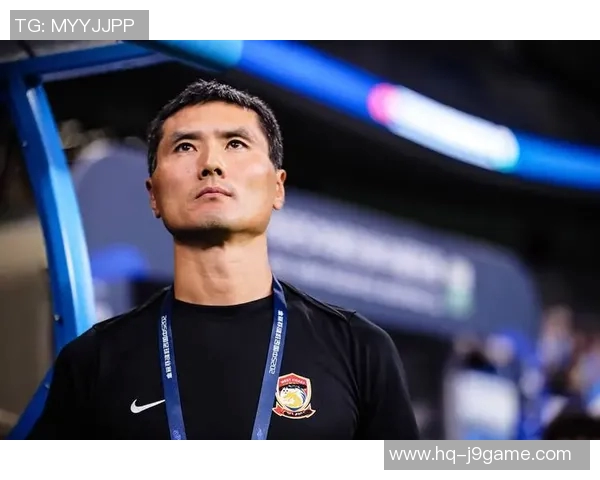 教练无奈的足球战术与球员的疯狂表现让比赛变得不可预测